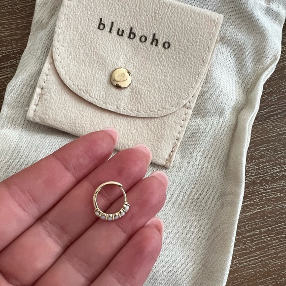 Bluboho shine on huggie hoop - Picture 2 of 3